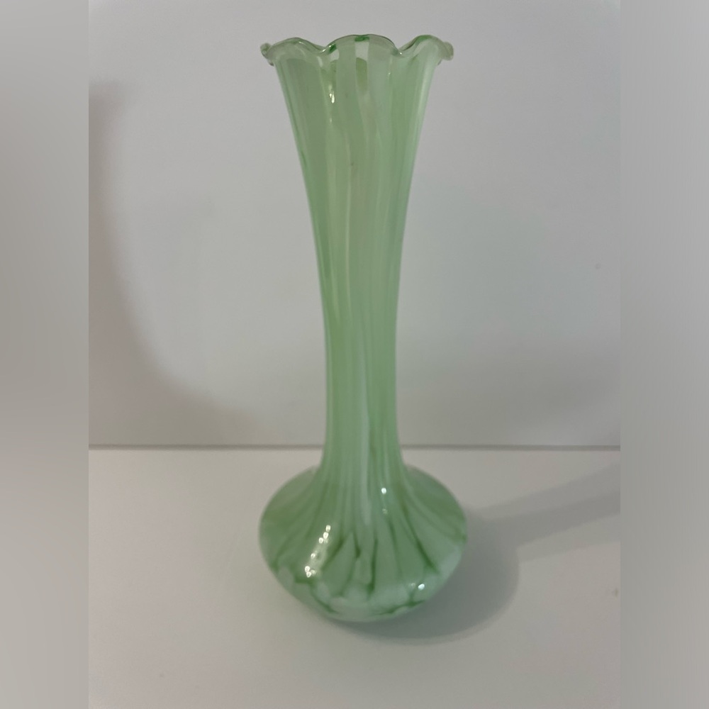 Vintage Mint Green Art Glass Ruffled Vase 7.5” H